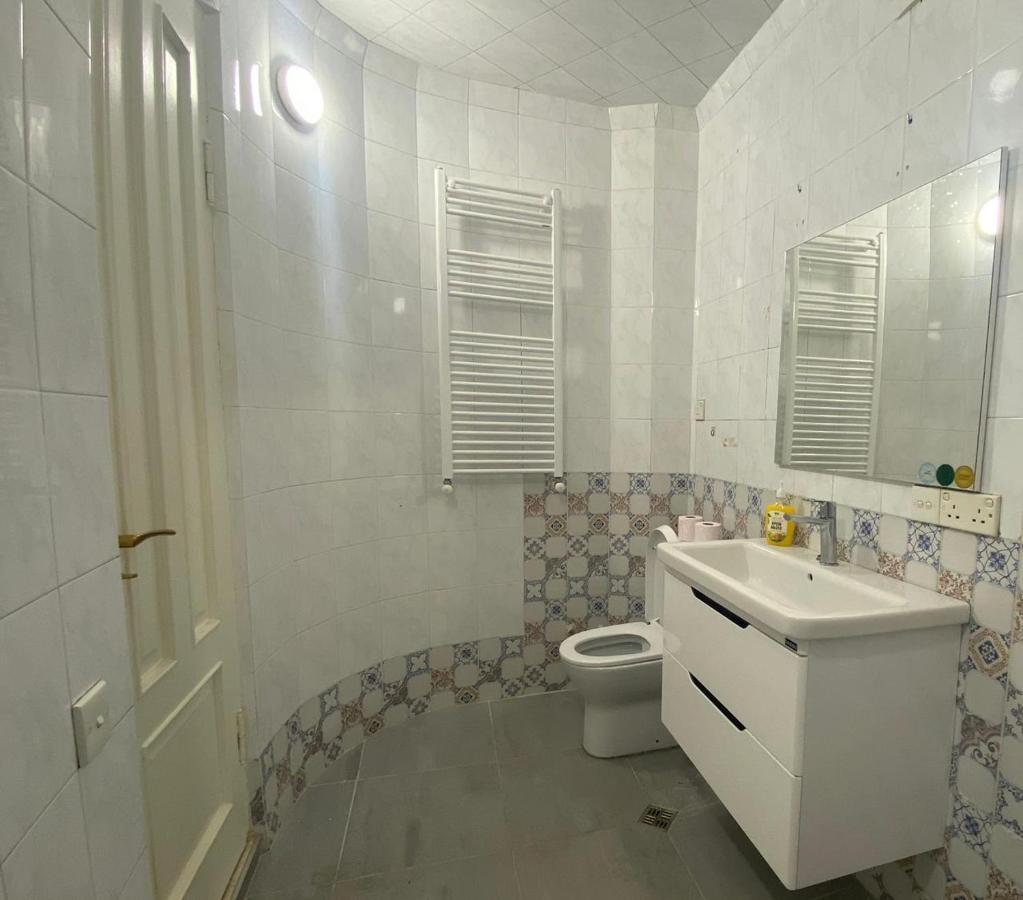 Spacious Dinamo Apartment ティビリシ エクステリア 写真