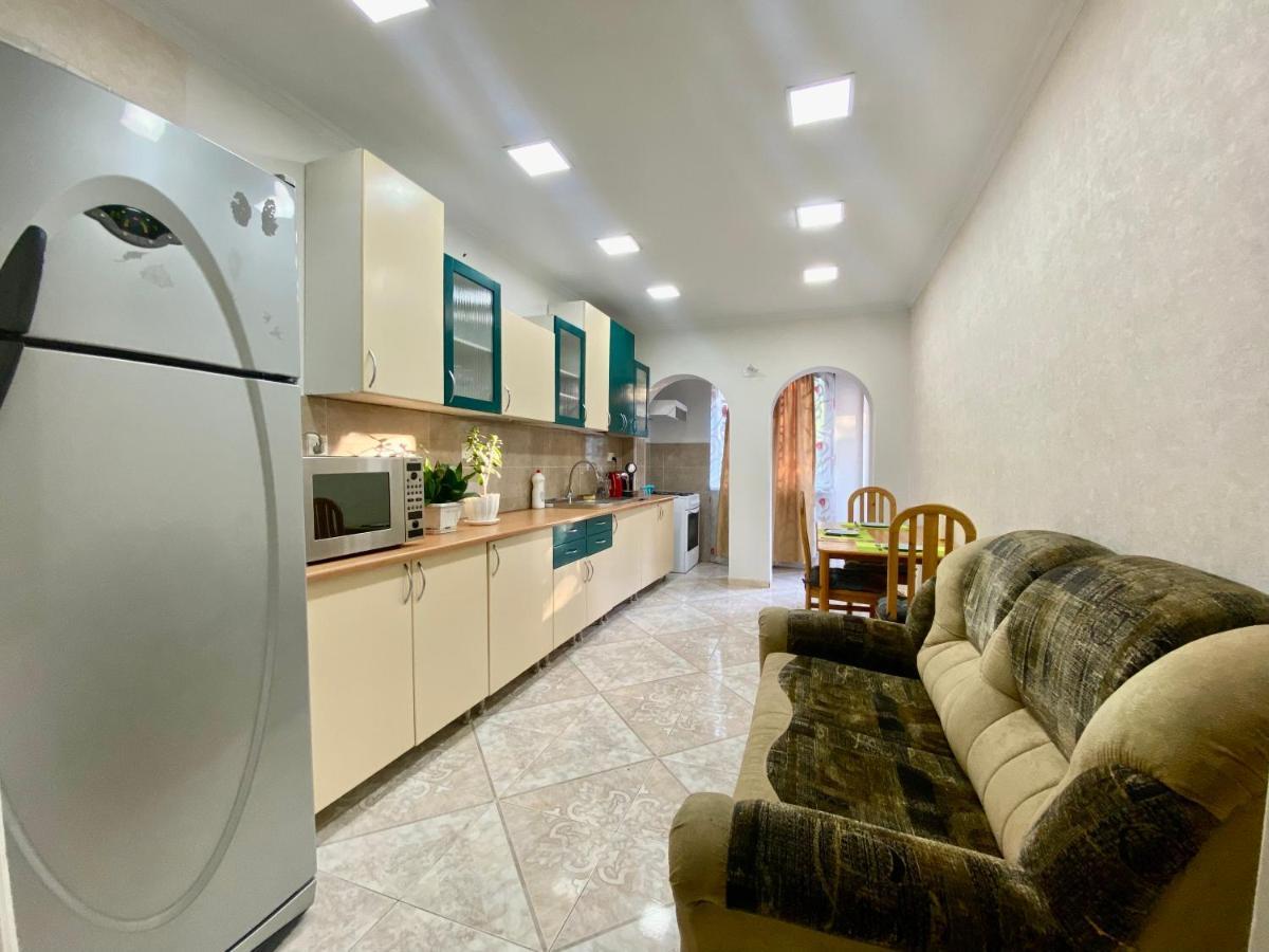 Spacious Dinamo Apartment ティビリシ エクステリア 写真